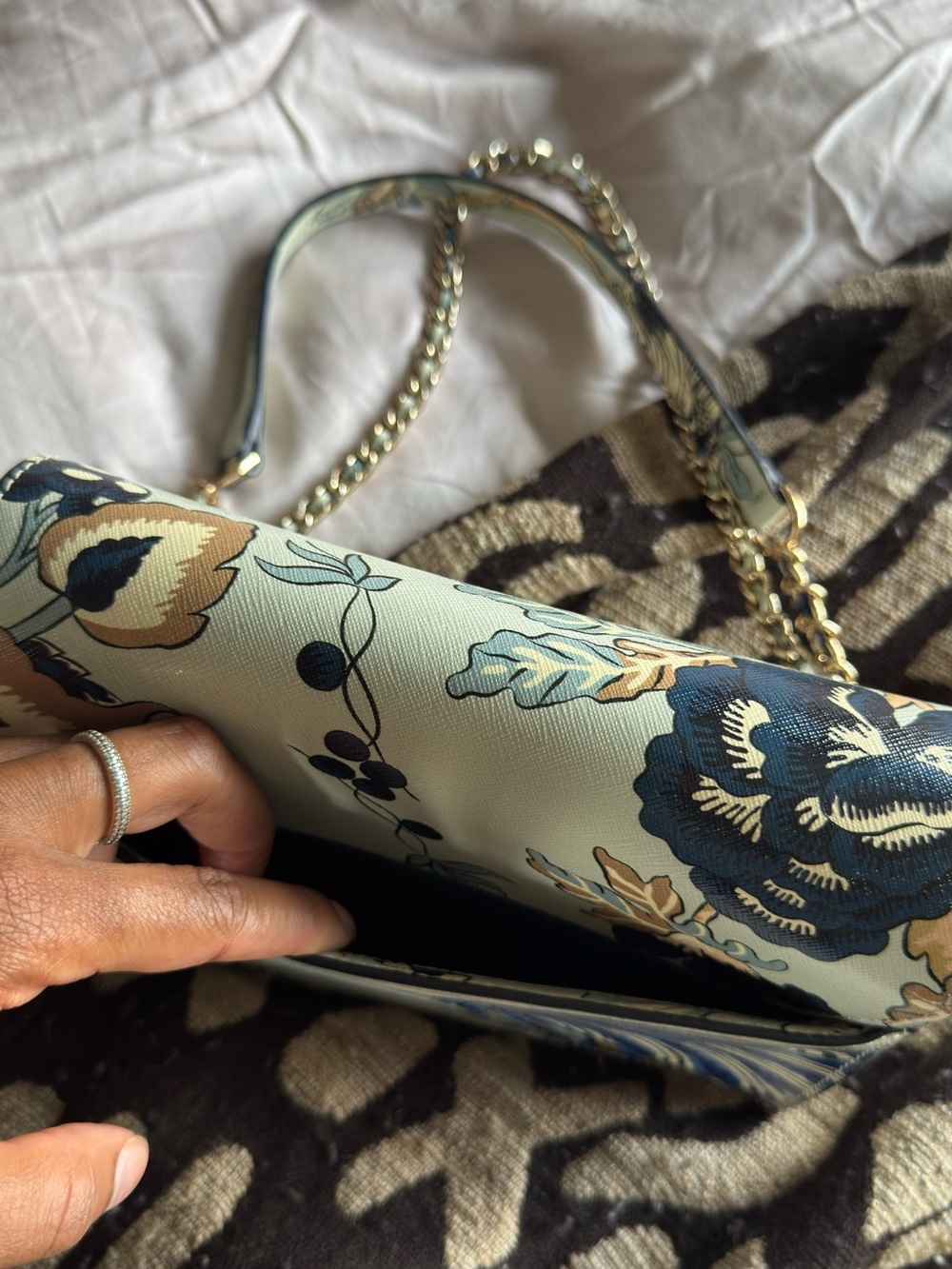 Tory Burch Robinson Floral Chain Shoulder Bag in Light Blue - Picture 5 of 8